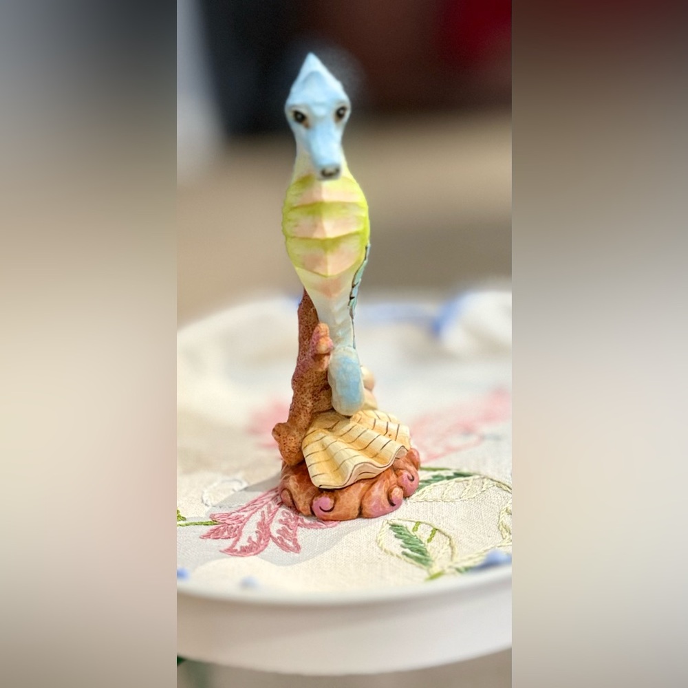 Enesco Jim Shore Heartwood Creek Seahorse Park with Shells Stone Resin Figurine! - Picture 6 of 7